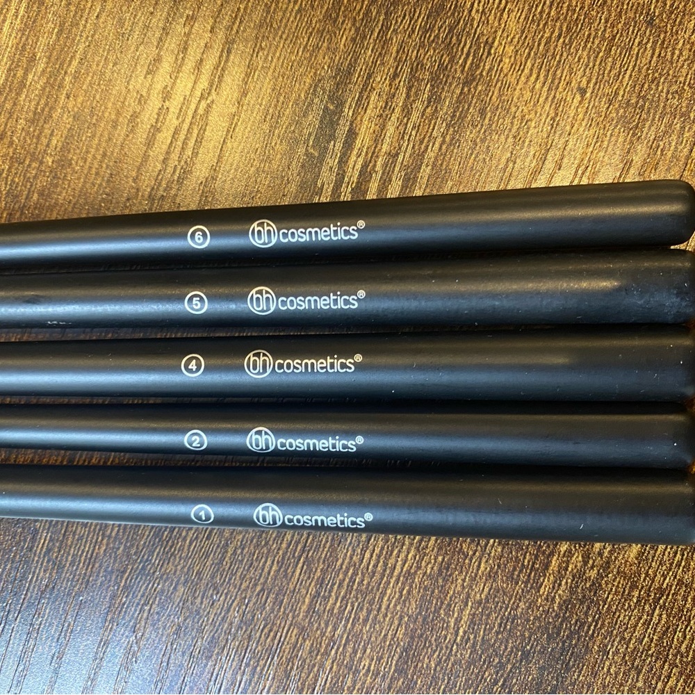 BH Cosmetics Versatile Makeup Brush Collection NEW - Picture 2 of 6